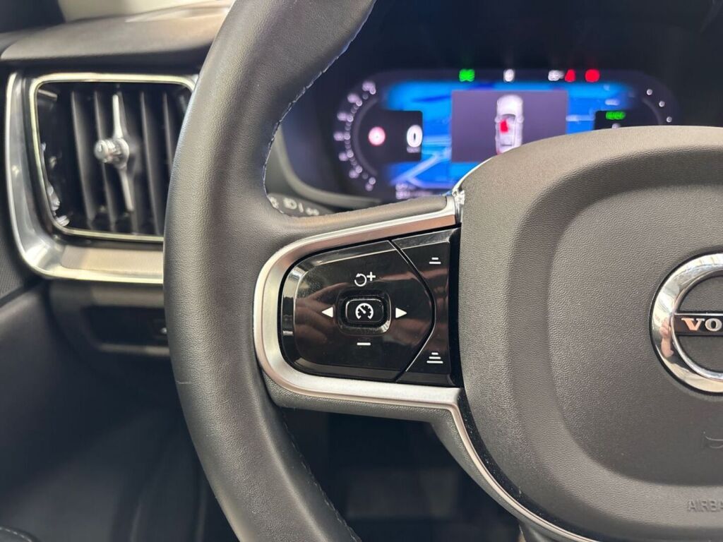 Volvo V60 2025 Harmaa