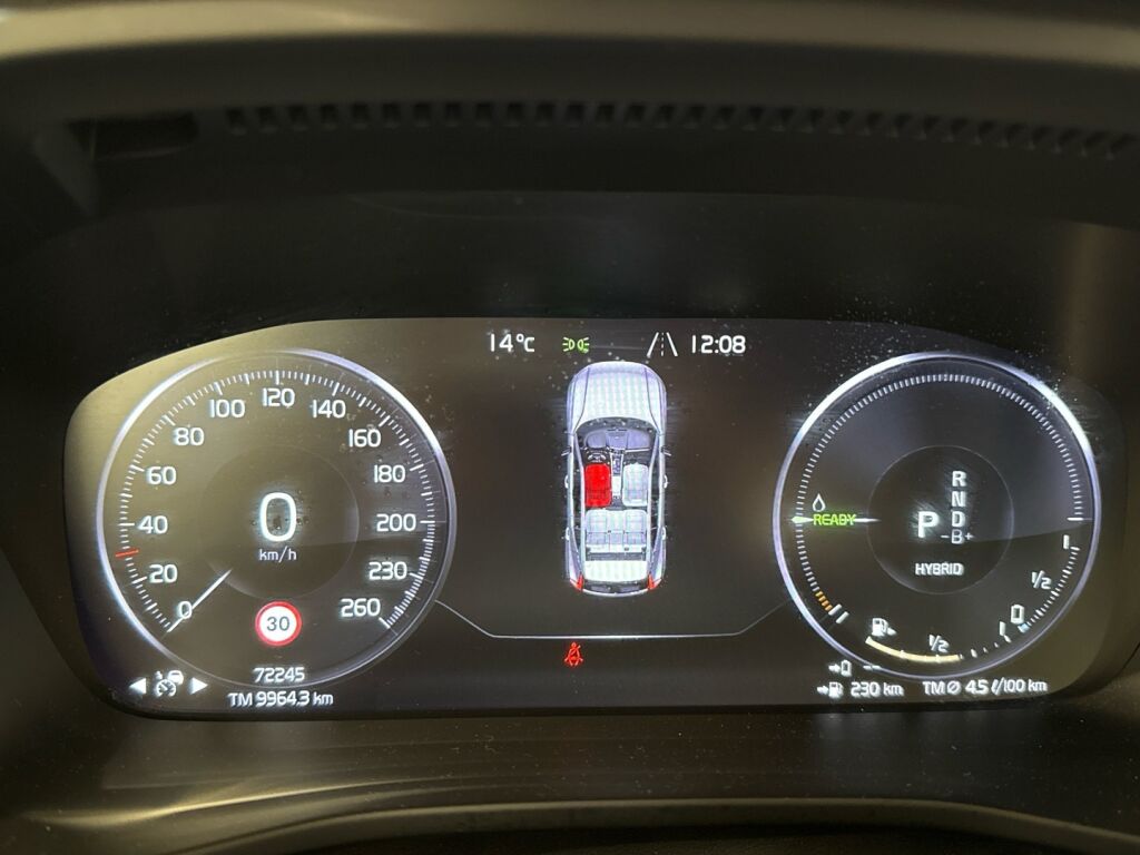 Volvo XC40 2021 Musta