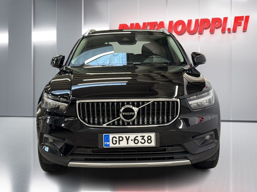 Volvo XC40 2021 Musta