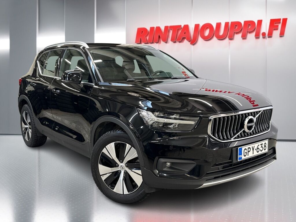 Volvo XC40 2021 Musta