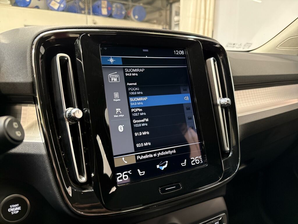 Volvo XC40 2021 Musta