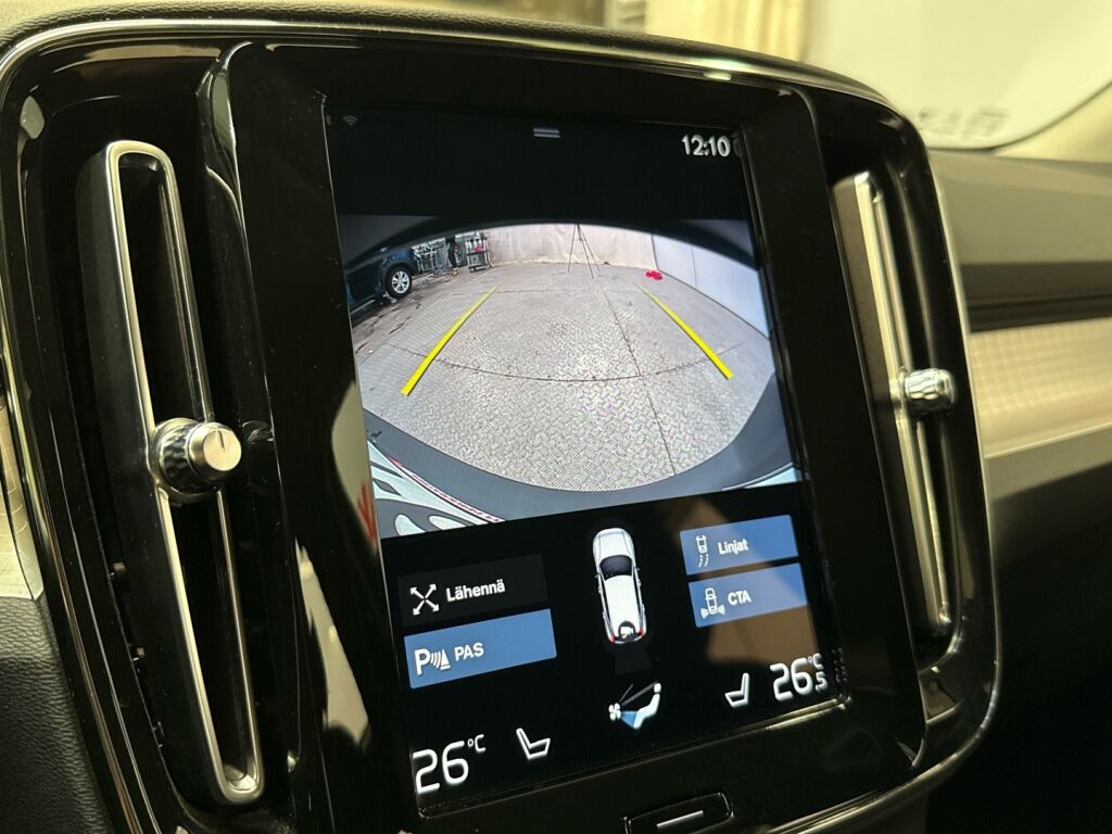 Volvo XC40 2021 Musta