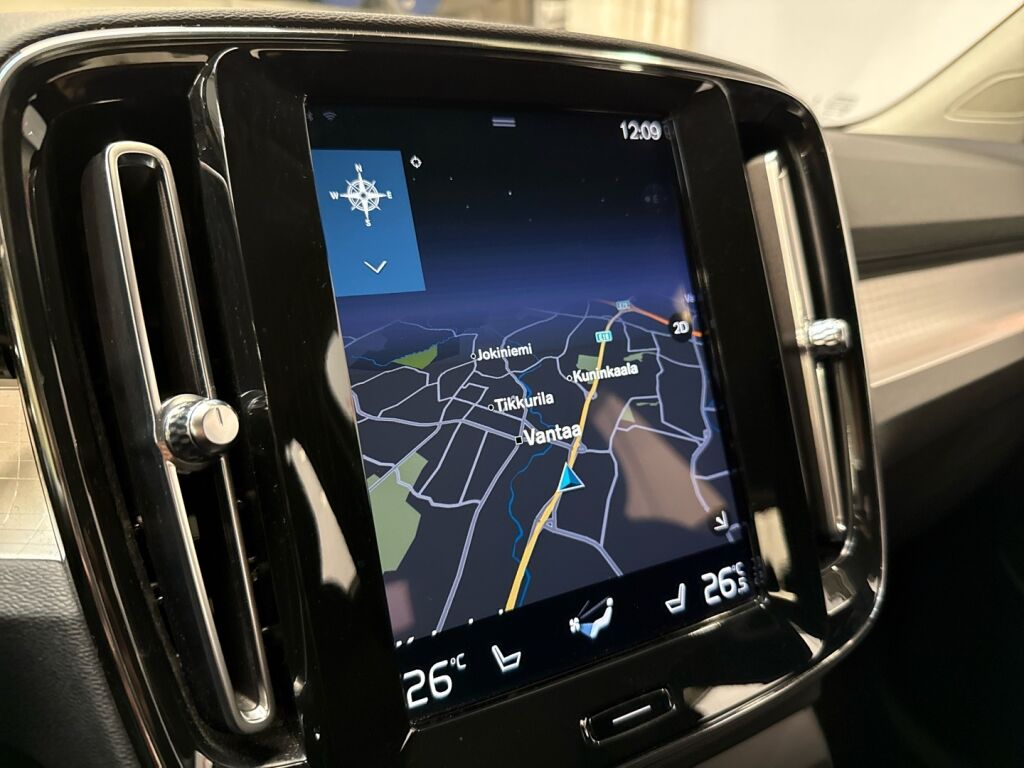 Volvo XC40 2021 Musta