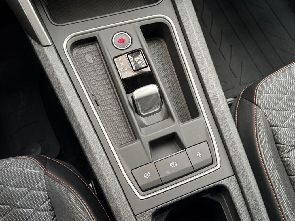 Seat Leon Sportstourer 2024 Musta