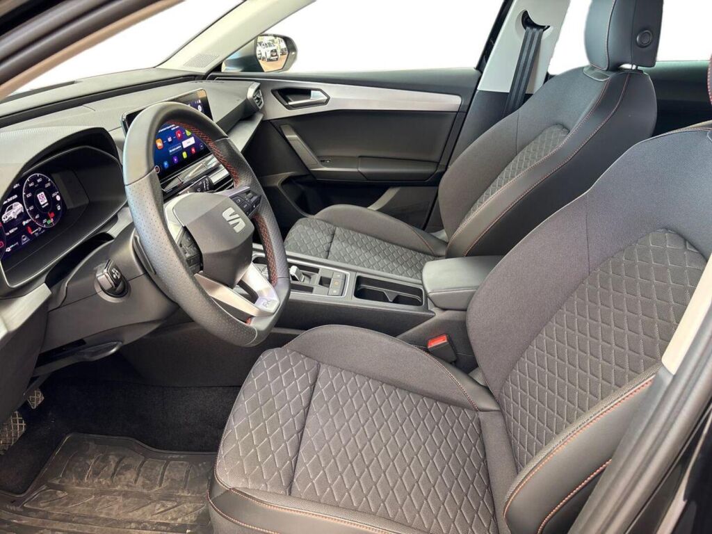 Seat Leon Sportstourer 2024 Musta