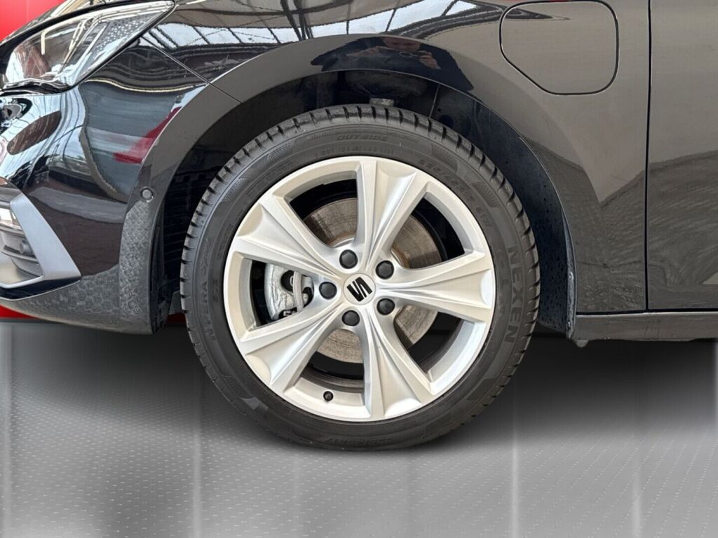 Seat Leon Sportstourer 2024 Musta