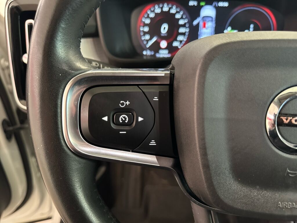 Volvo XC40 2020 Valkoinen