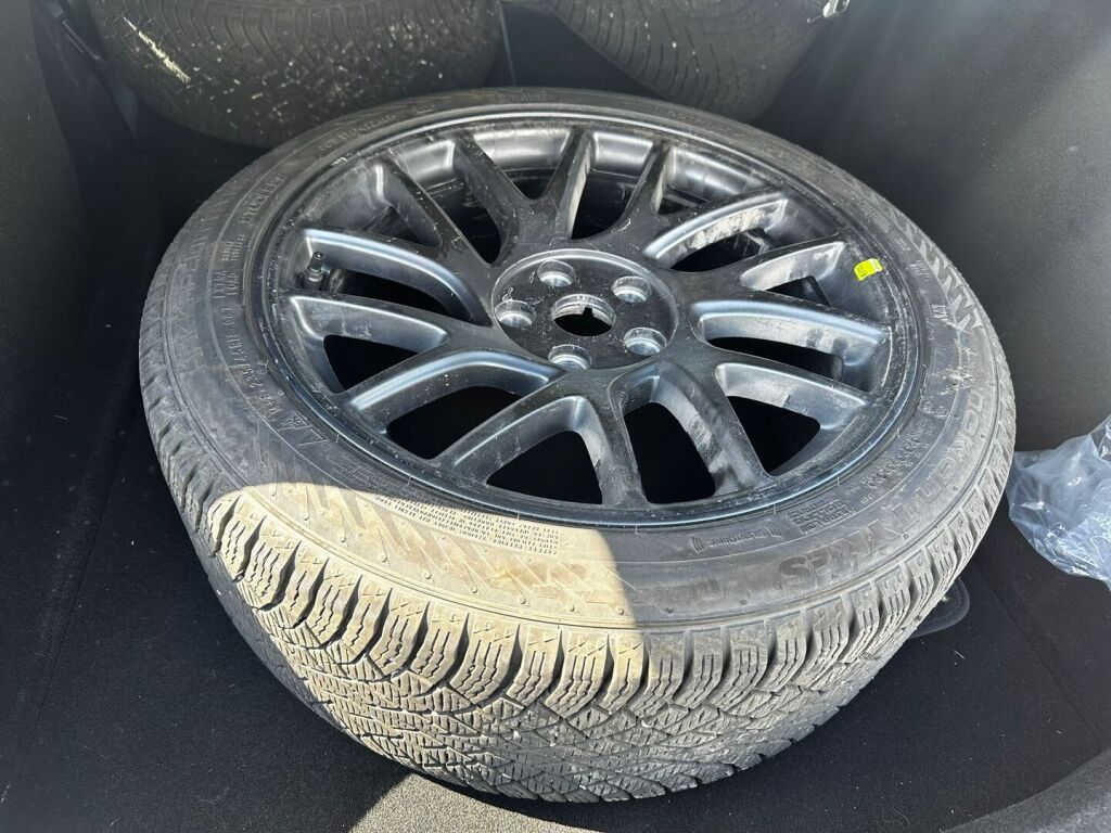 Tesla Model 3 2025 Musta