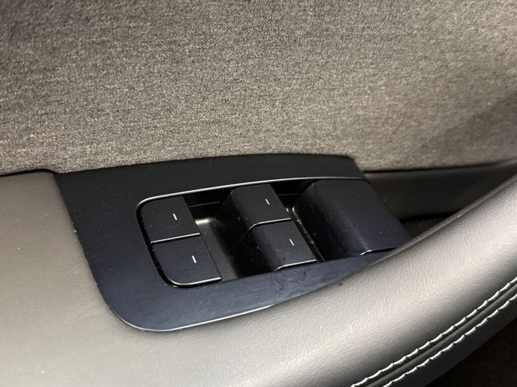 Tesla Model 3 2025 Musta