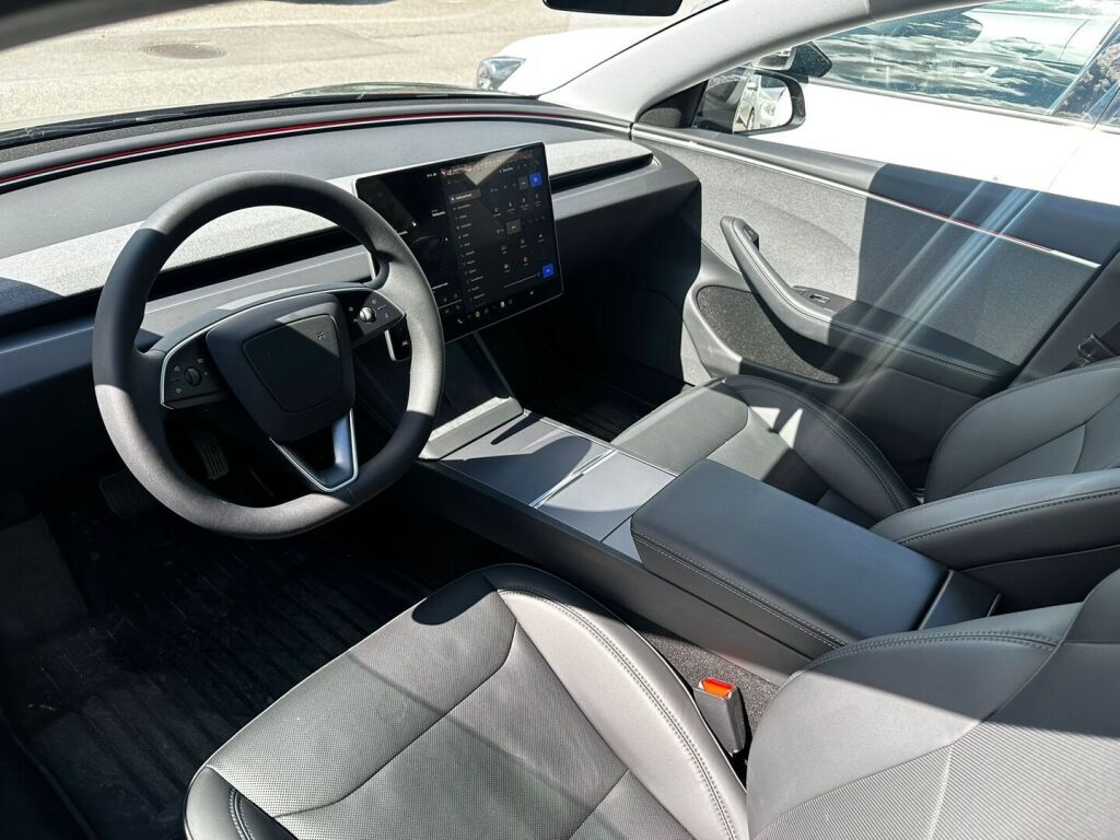 Tesla Model 3 2025 Musta