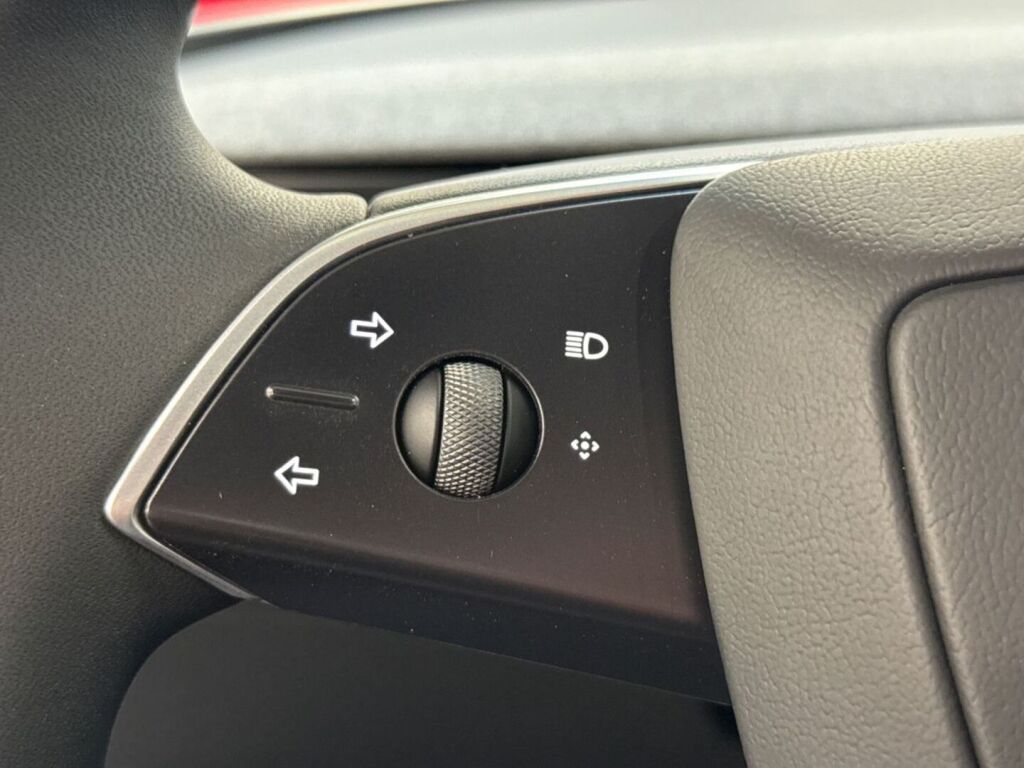 Tesla Model 3 2025 Musta