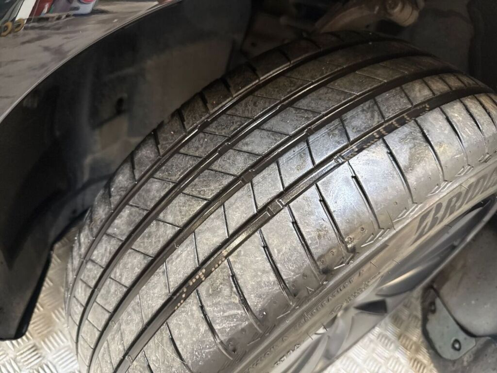 Tesla Model 3 2025 Musta