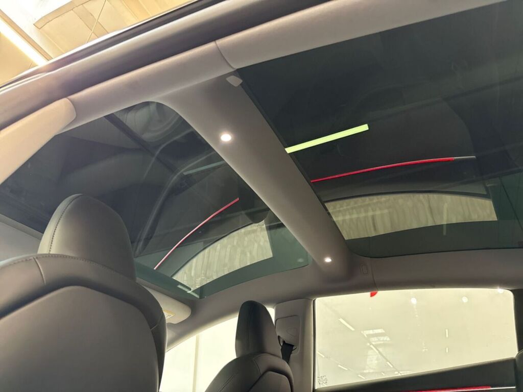 Tesla Model 3 2025 Musta