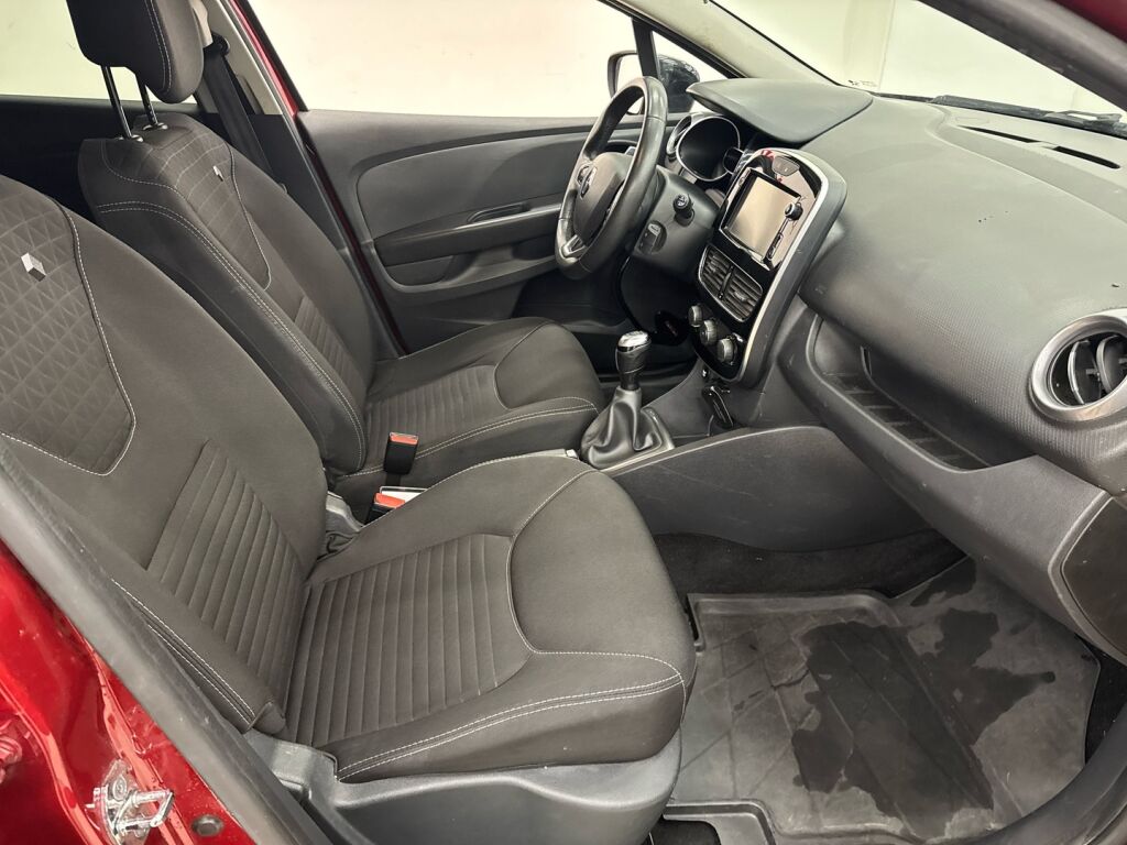 Renault Clio 2016 Punainen