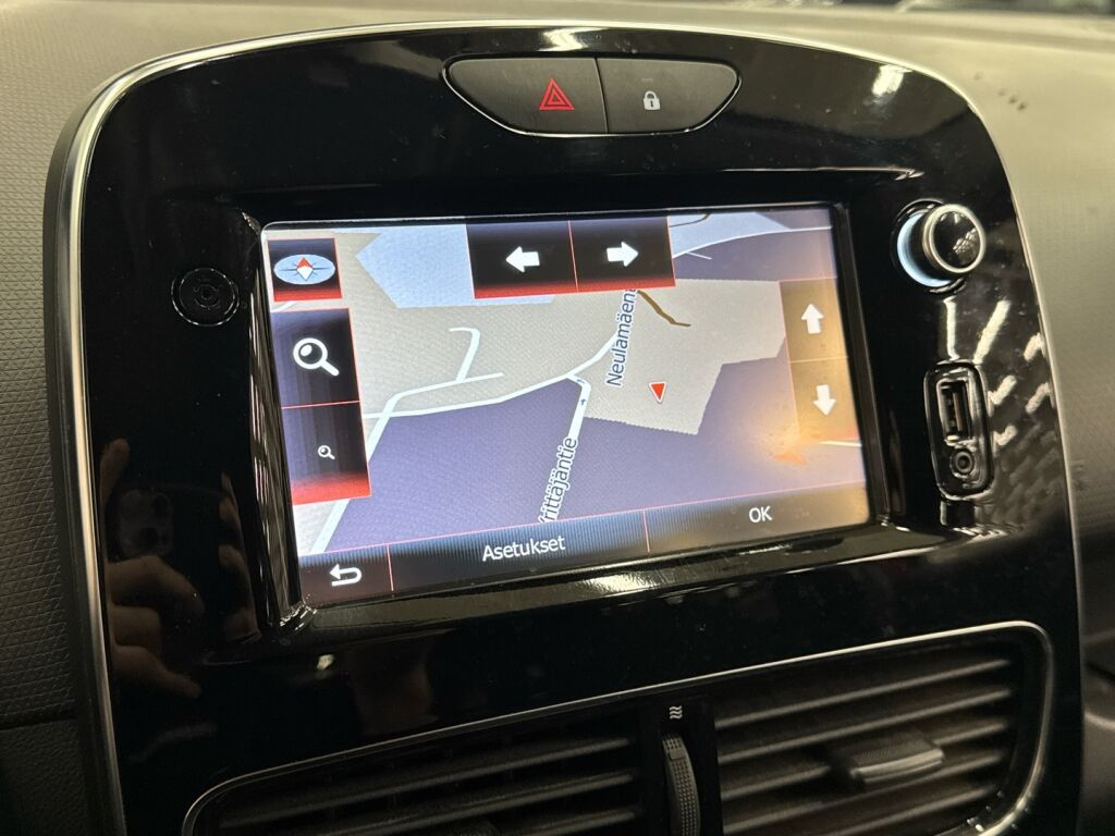 Renault Clio 2016 Punainen