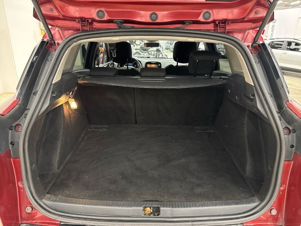 Renault Clio 2016 Punainen