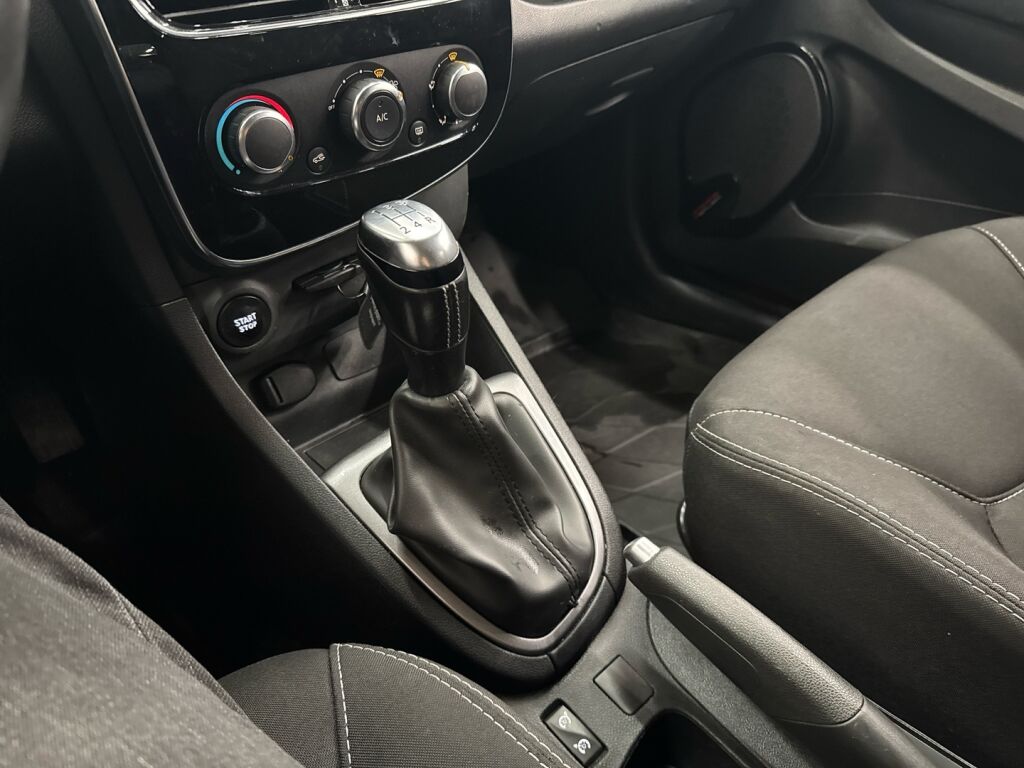 Renault Clio 2016 Punainen