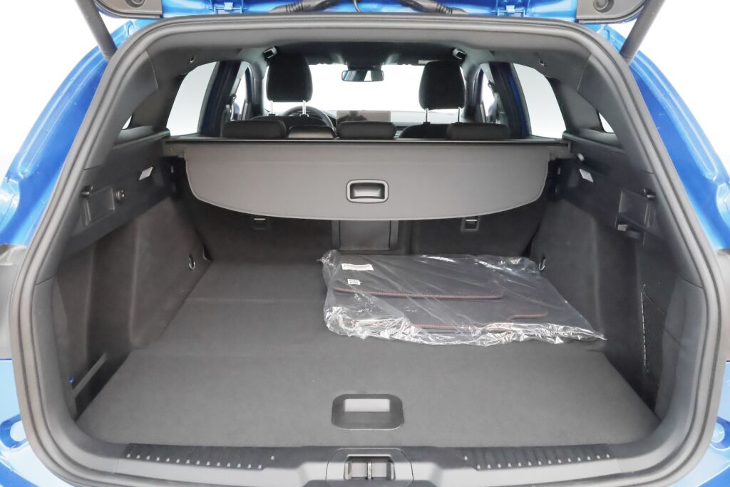 Ford Focus 2025 Sininen