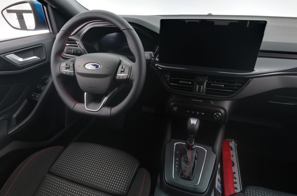 Ford Focus 2025 Sininen