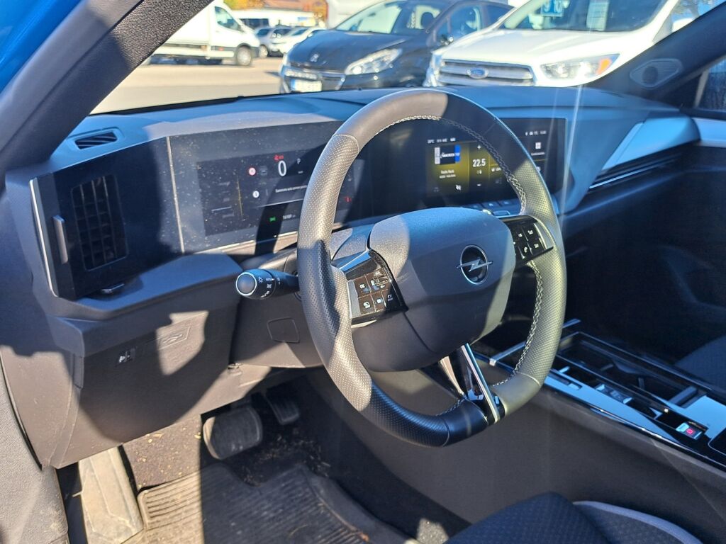 Opel Astra 2025 Sininen