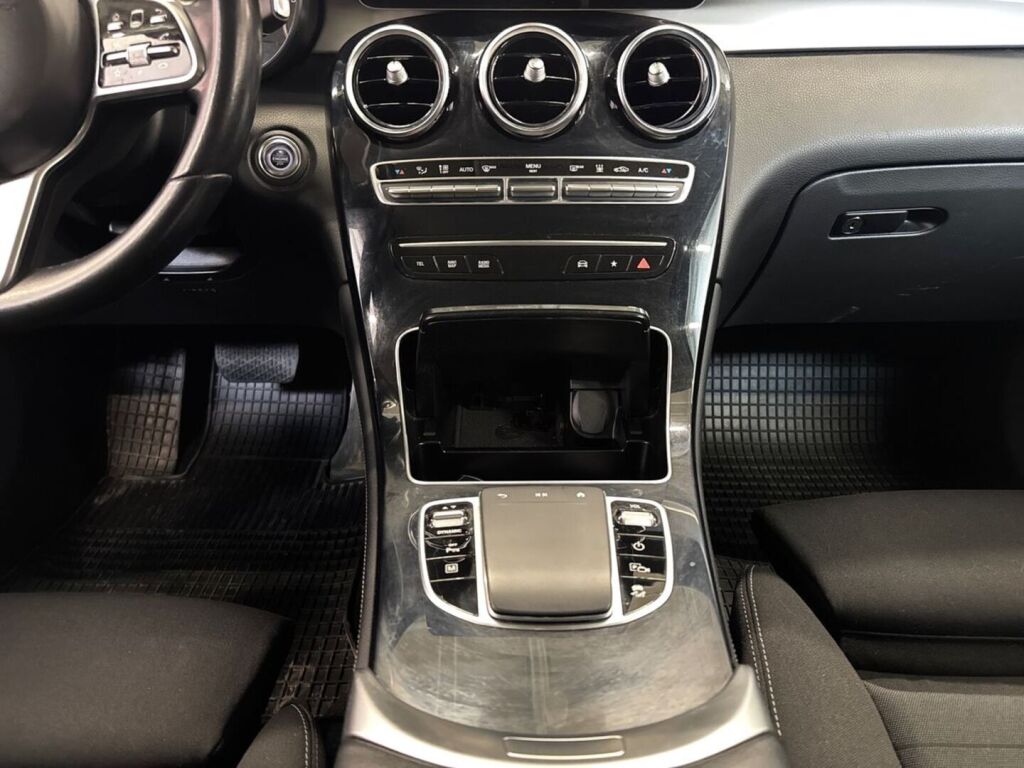 Mercedes-Benz GLC 2020 Musta