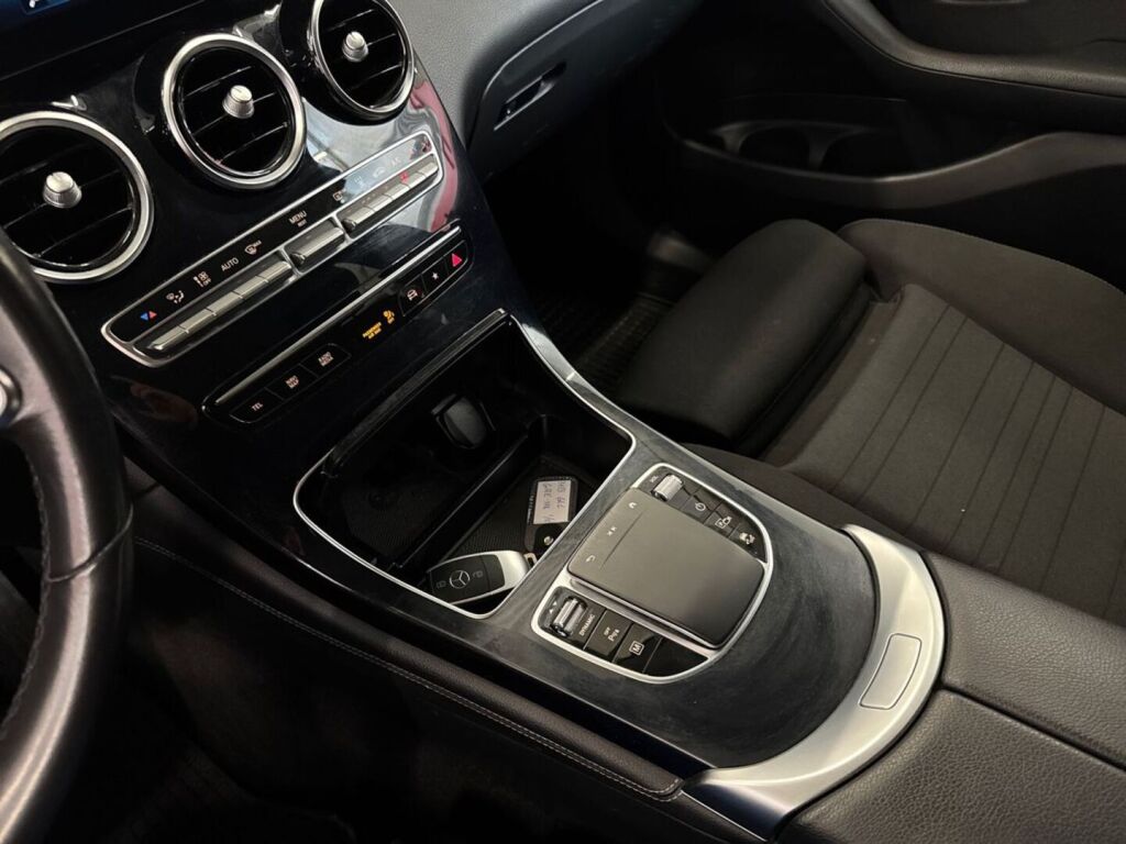 Mercedes-Benz GLC 2020 Musta
