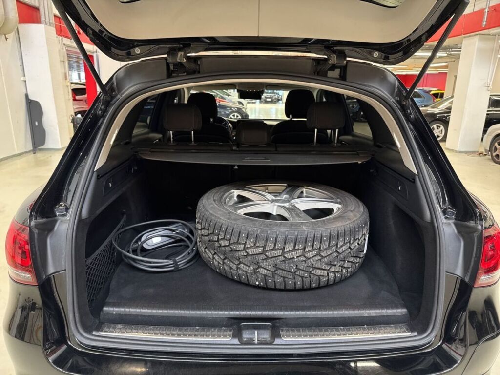 Mercedes-Benz GLC 2020 Musta