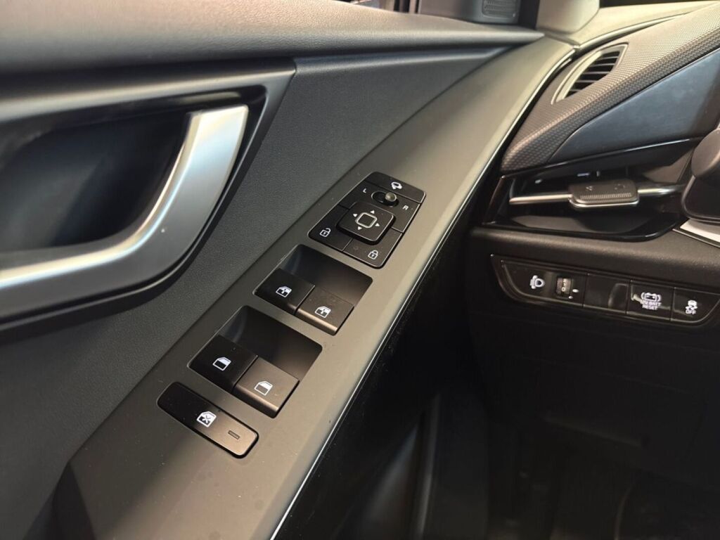 Kia Niro 2025 Harmaa