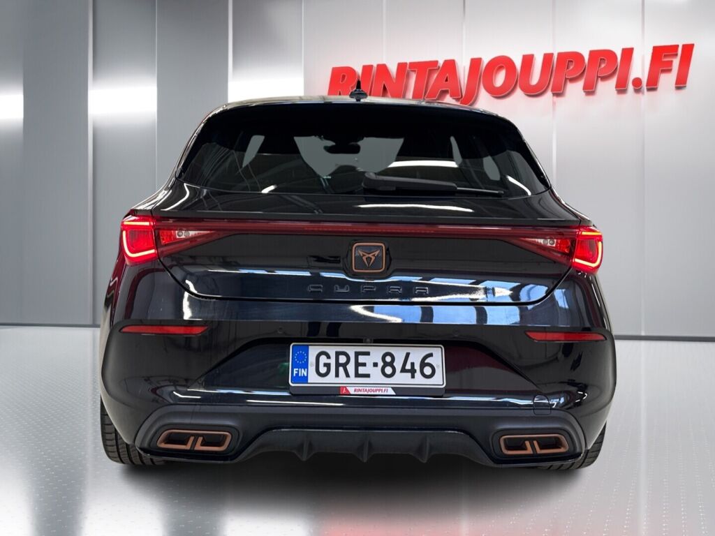 Cupra Leon 2022 Musta