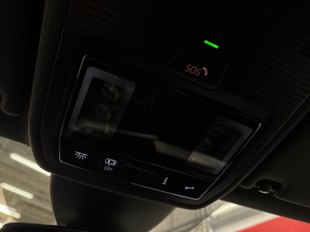 Cupra Leon 2022 Musta