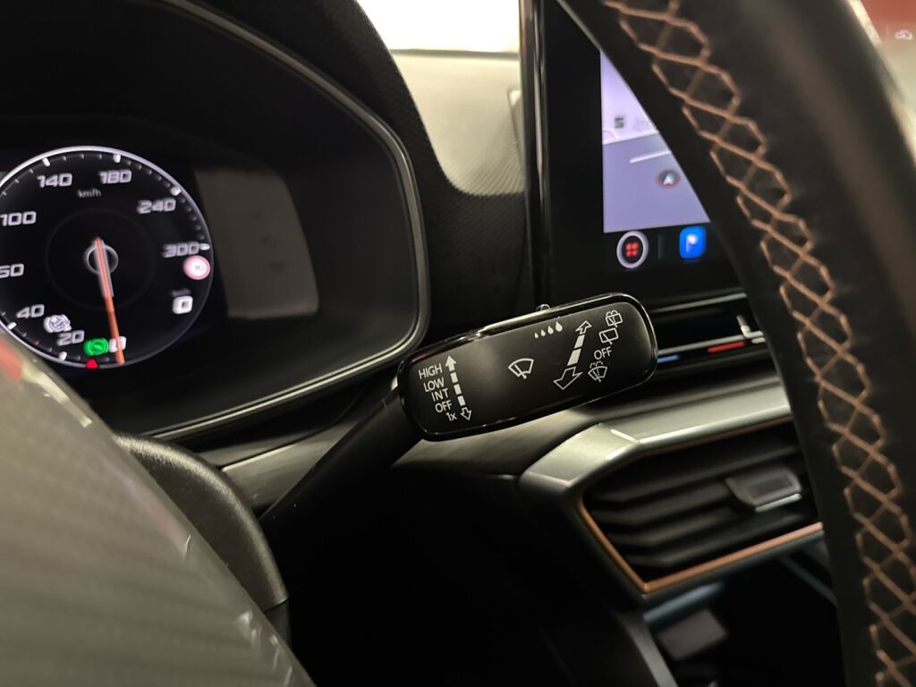 Cupra Leon 2022 Musta