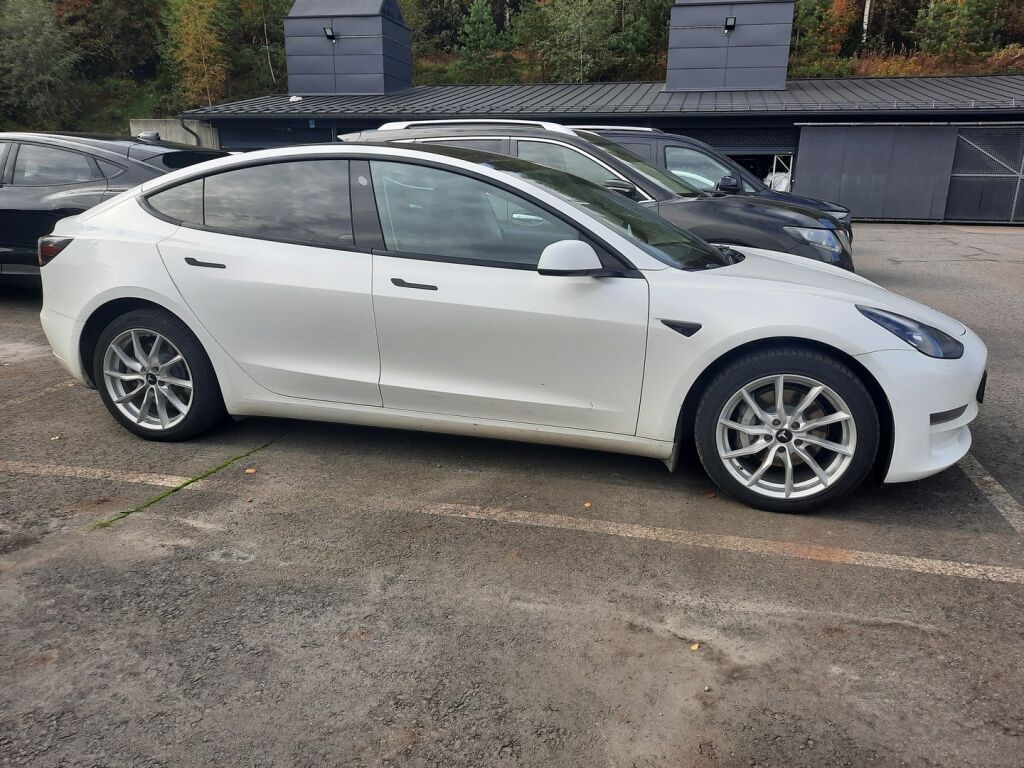 Tesla Model 3 2022 Valkoinen
