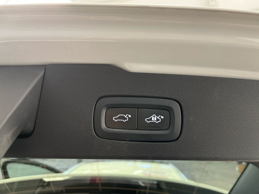 Volvo V60 2021 Valkoinen