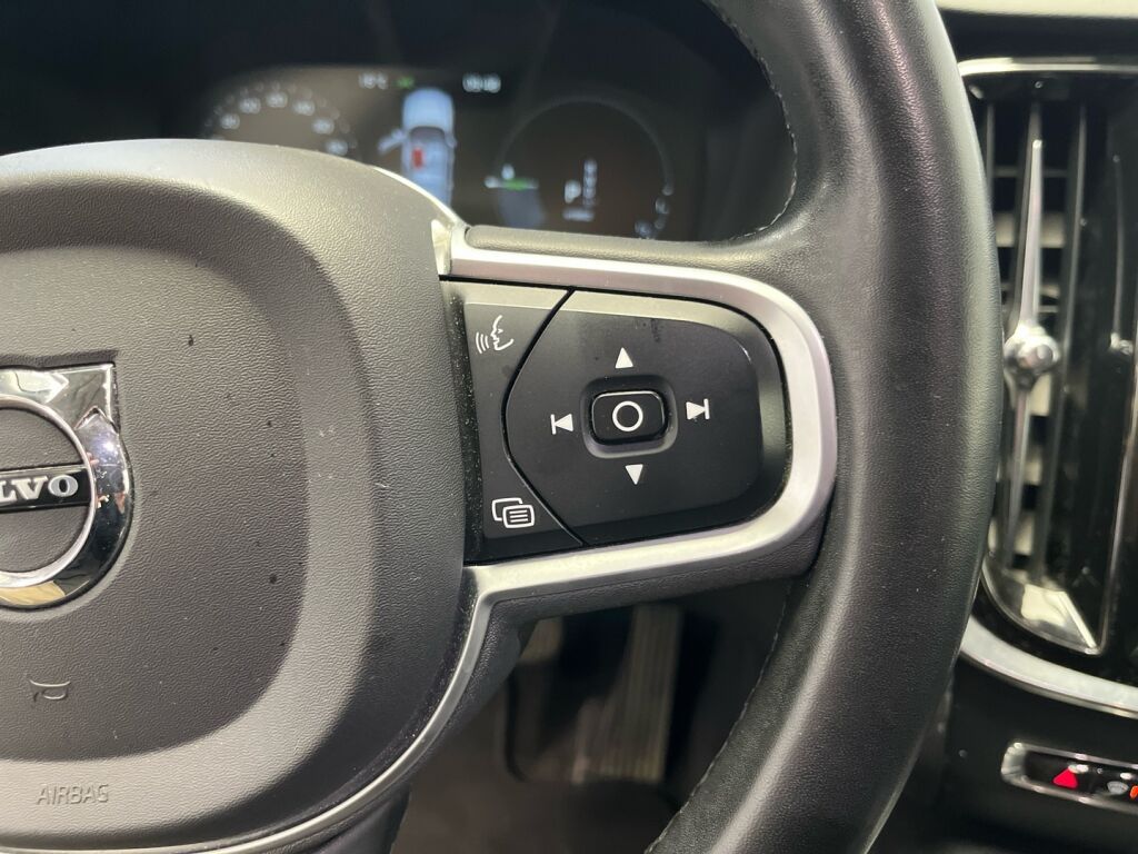 Volvo V60 2021 Valkoinen