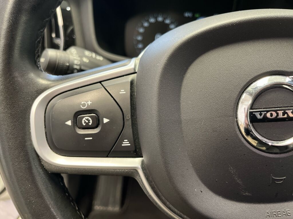 Volvo V60 2021 Valkoinen