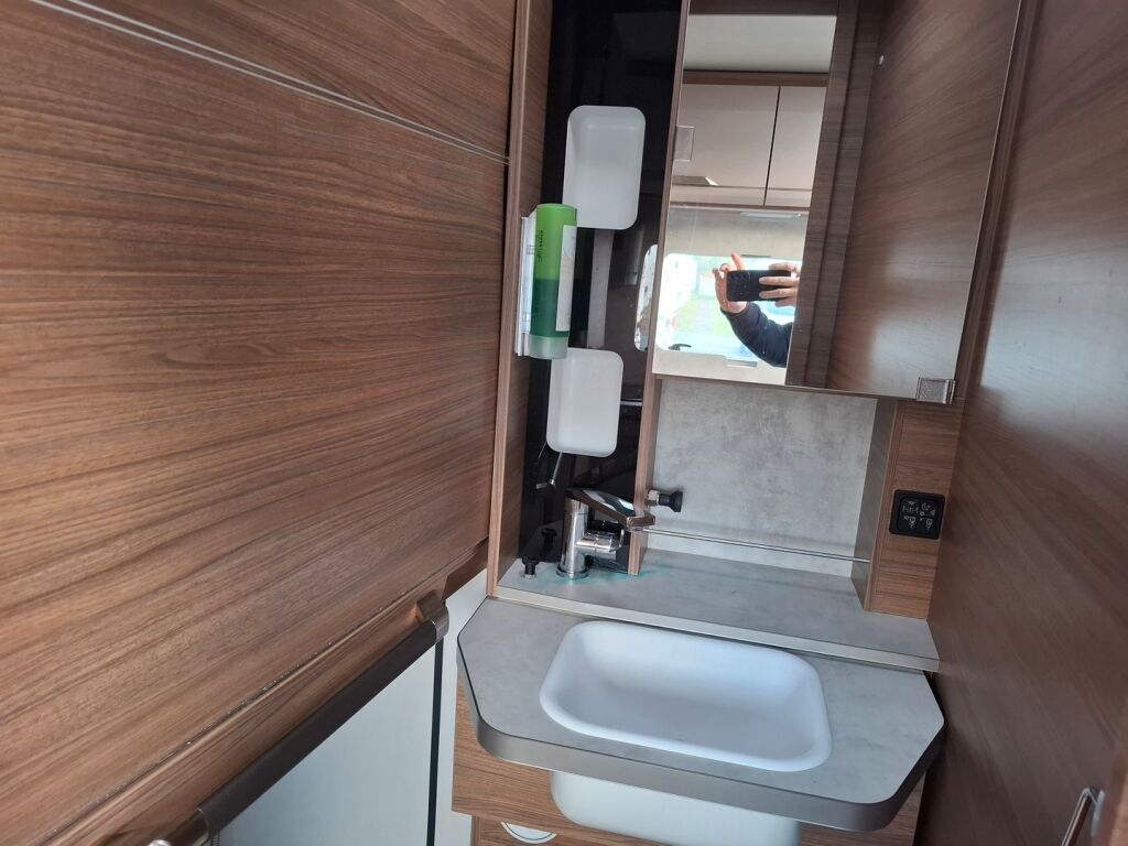 Knaus TOURER VAN 500 MQ 2025 Harmaa