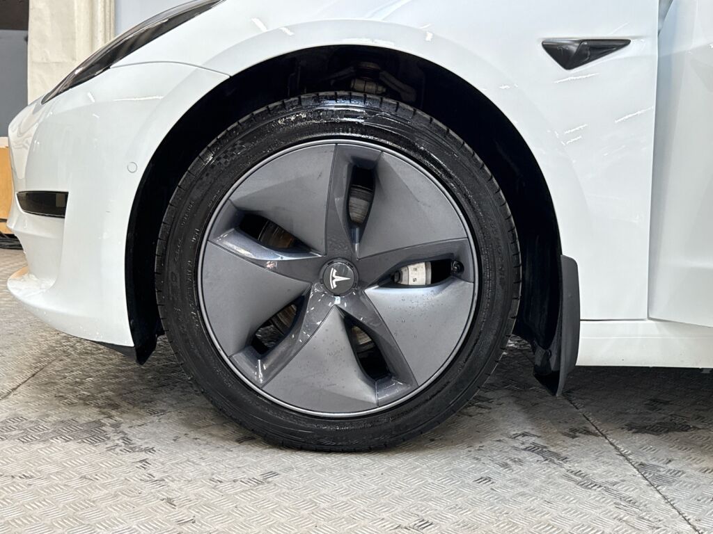 Tesla Model 3 2019 Valkoinen