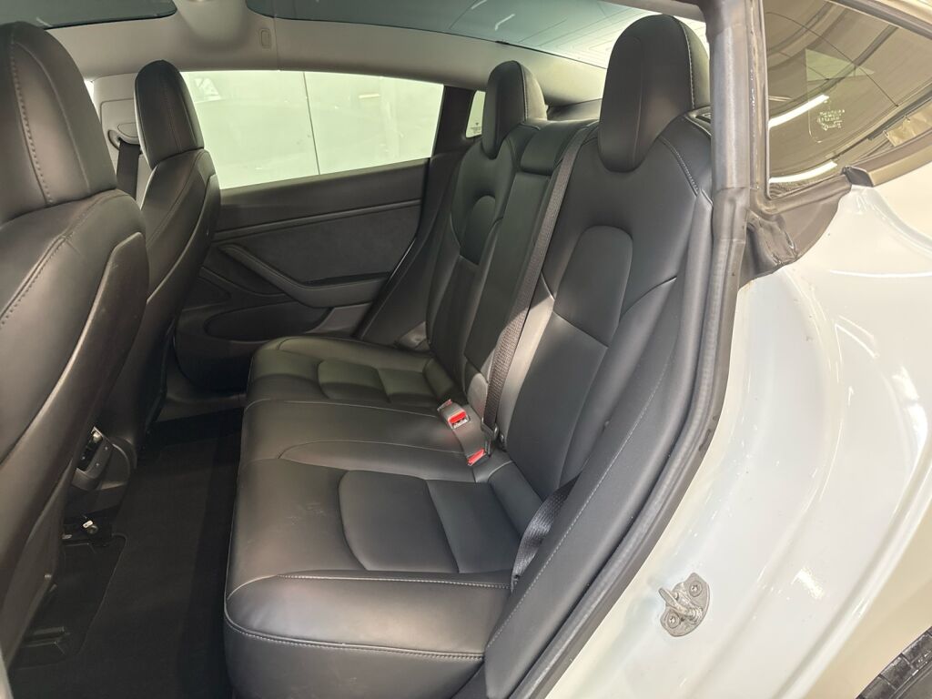 Tesla Model 3 2019 Valkoinen