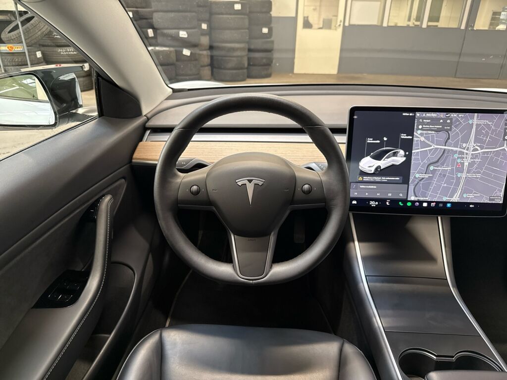 Tesla Model 3 2019 Valkoinen