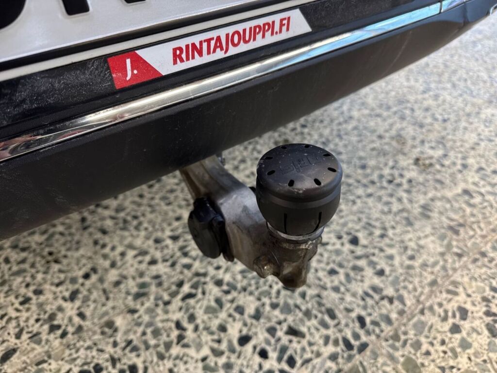 Mercedes-Benz EQC 2021 Valkoinen