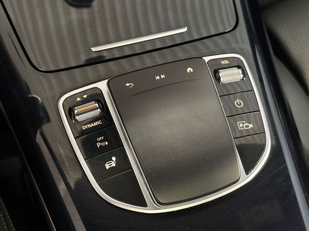 Mercedes-Benz EQC 2021 Valkoinen