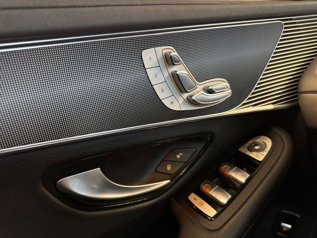 Mercedes-Benz EQC 2021 Valkoinen