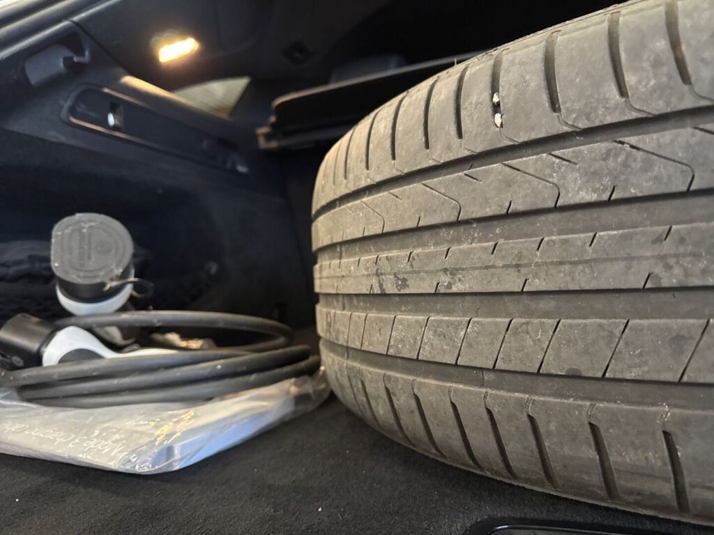 Mercedes-Benz EQC 2021 Valkoinen