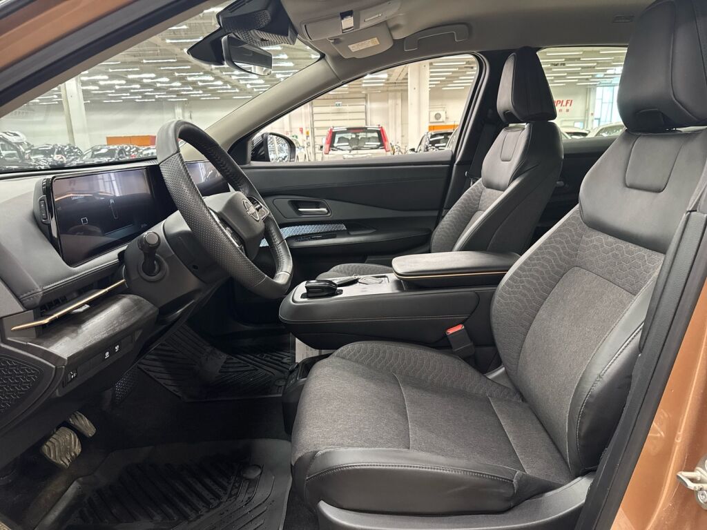 Nissan Ariya 2025 Monivär.