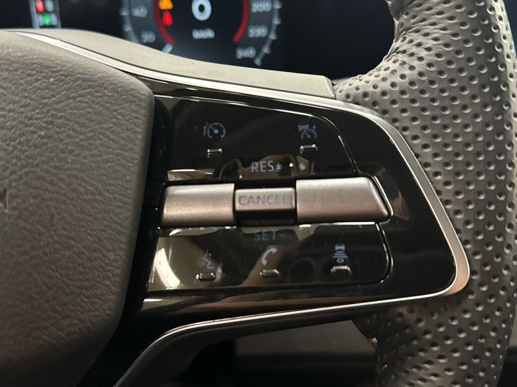 Nissan Ariya 2025 Monivär.