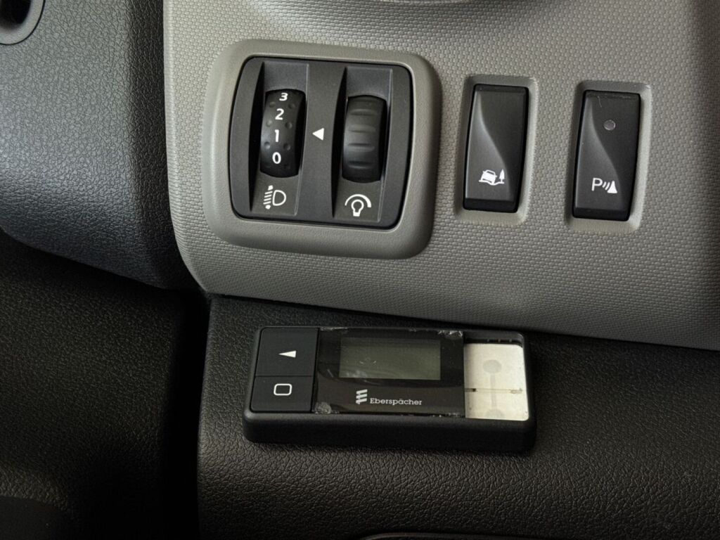 Renault Trafic 2017 Valkoinen