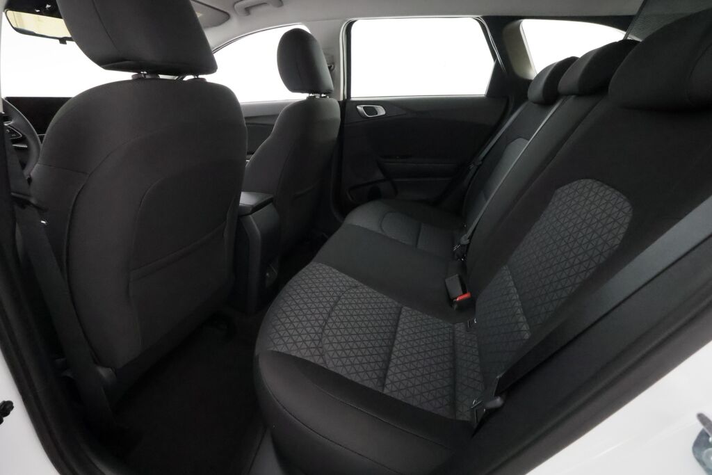 Kia Ceed 2025 Valkoinen