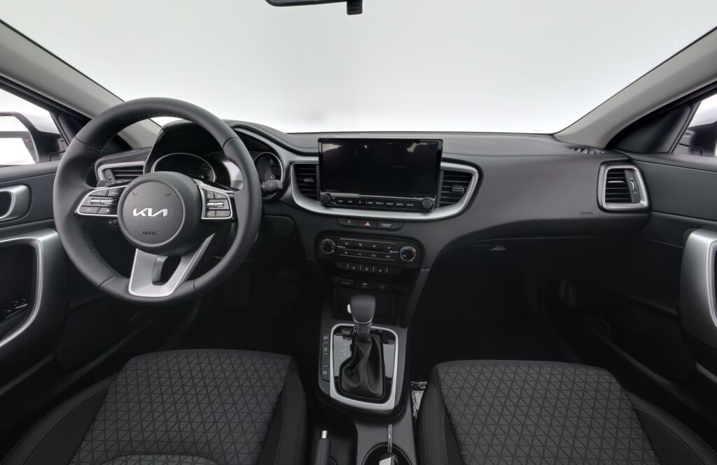 Kia Ceed 2025 Valkoinen