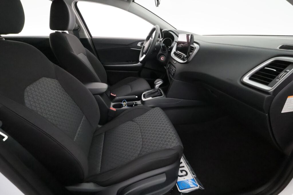 Kia Ceed 2025 Valkoinen