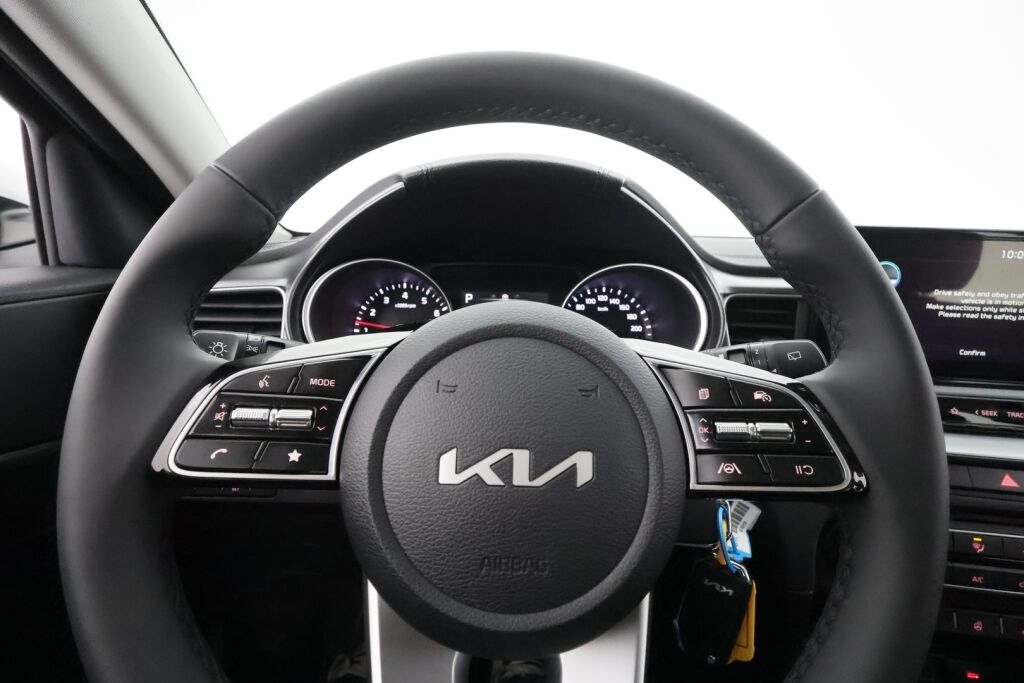 Kia Ceed 2025 Valkoinen